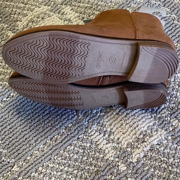 Girls' Opal Zipper Booties - Cat & Jack - cognac - size 3 & 4 - new - Picture 5 of 6